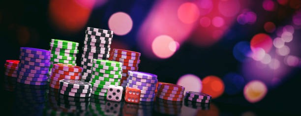 gojek77 Medusa II slot game interface on mobile phone showing reels and payout table
